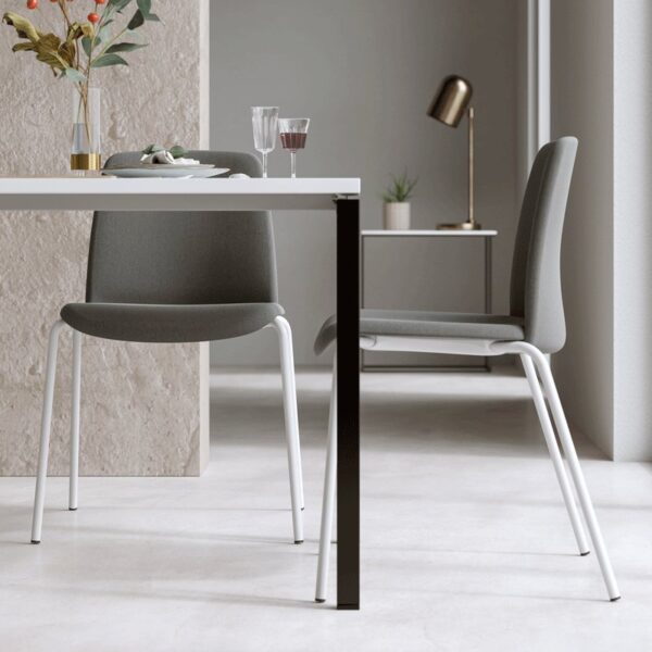 Luna U - Ett stilrent bord med fasta ben i U-form - Bild 3